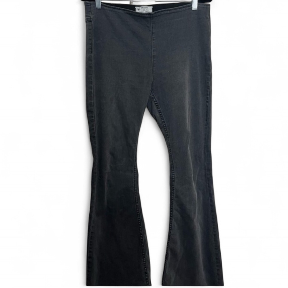 Free People Stonewash Black Stretch Pull On Flare Leg Jeans size 31